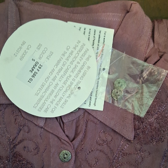 NEW! S Parsley & Sage Grape Button-Front Blouse with Bell Sleeves 4156 - Picture 5 of 8